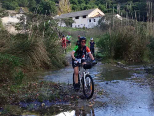 pedaleando-en-bici-en-costa-tropical-rutas-pangea-47